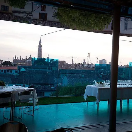 Continental Hotel 4*